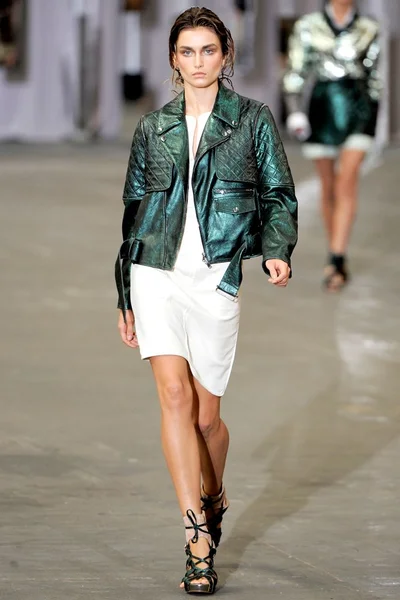 Look 30